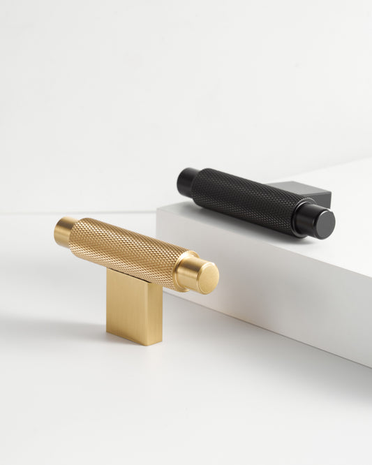 CHELSEA  BRASS T-BAR PULL/KNOB