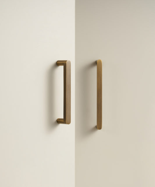 ASTOR SLIM FLAT-FRONT BRASS CABINET PULL IN ANTIQUE NICKEL