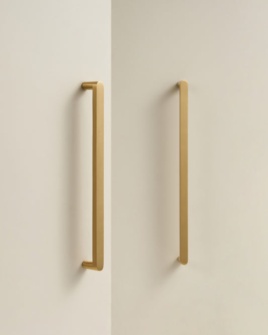 ASTOR SLIM FLAT-FRONT BRASS CABINET PULL IN BRUSHED BRASS