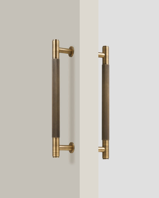 SOHO ANTIQUE BRASS LINEAR STRIPED PULL BAR