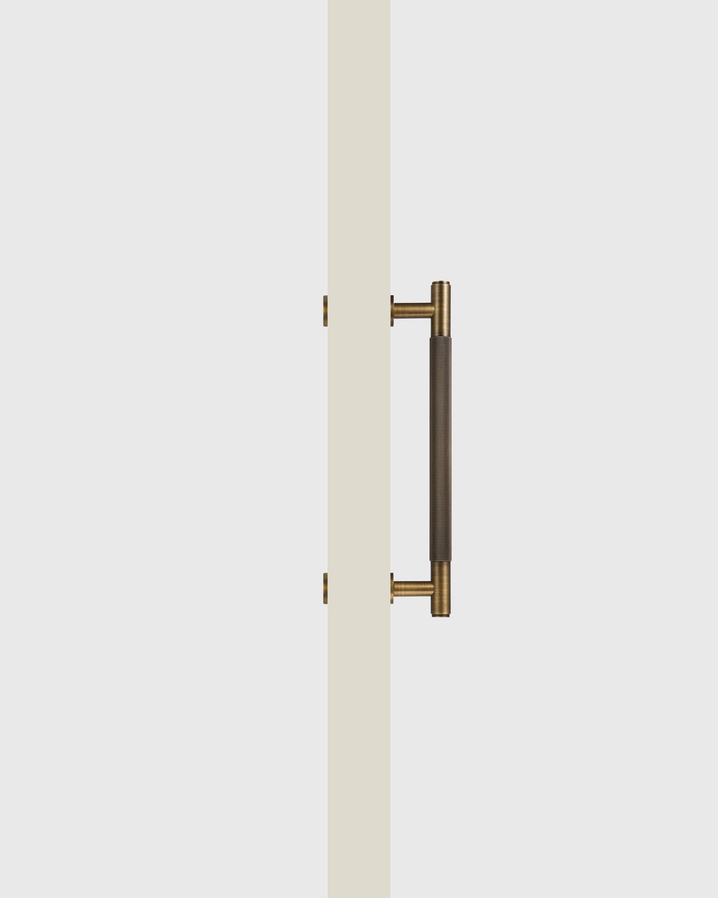 SOHO ANTIQUE BRASS KNURLED DOOR PULL