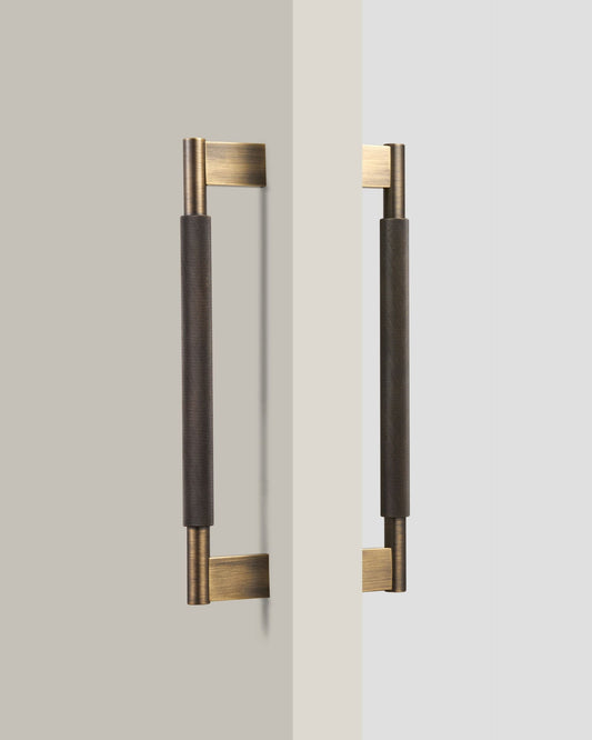 CHELSEA KNURLED APPLIANCE & DOOR PULL IN ANTIQUE BRASS