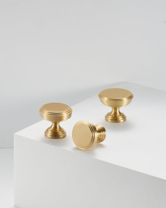 ASTORIA ROUND TRADITIONAL CABINET KNOB