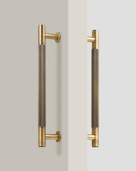SOHO ANTIQUE BRASS KNURLED DOOR PULL
