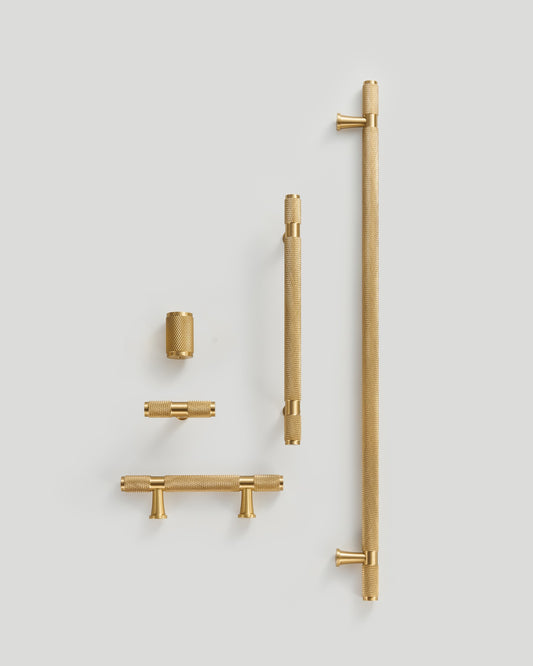 HUDSON DIAMOND-KNURLED CABINET PULL