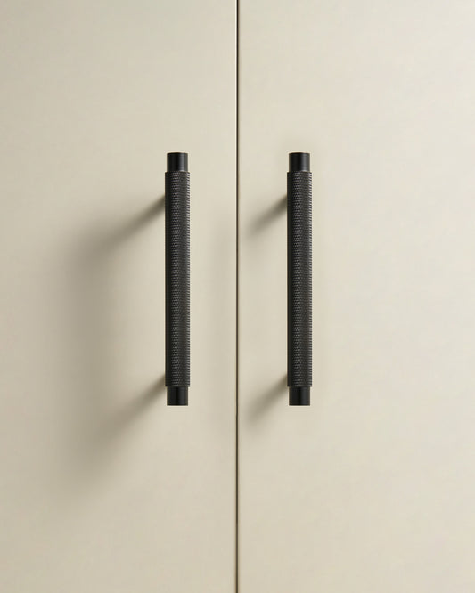 MERCER KNURLED CABINET PULL IN MATTE BLACK